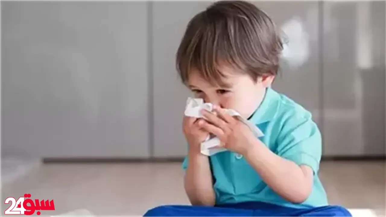 نزلات البرد المتكررة لدى طفلك سببها أخطاء شائعة في رعايته تجنبيها فورًا